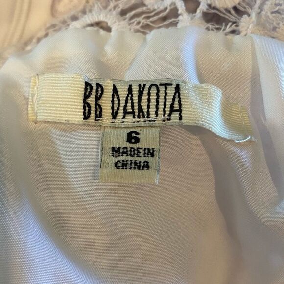 BB Dakota 6 White Lace Open Back Lined Dress - Picture 9 of 10